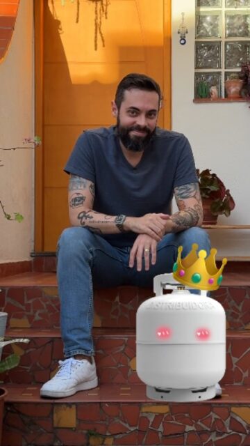 O gás de cozinha é extremamente seguro e está presente em praticamente todos os lares brasileiros. Ainda assim, segue cercado de dúvidas e desinformação sobre seu uso.

Neste vídeo, @cauefabiano esclarece alguns mitos e verdades essenciais para entendimento do produto. Por exemplo: você sabia que botijão não explode? Não sabia? Então, não perca este conteúdo.

Assita ao vídeo completo!

#GásdoBrasil #Sindigás #GLP #SegurançaEmCasa